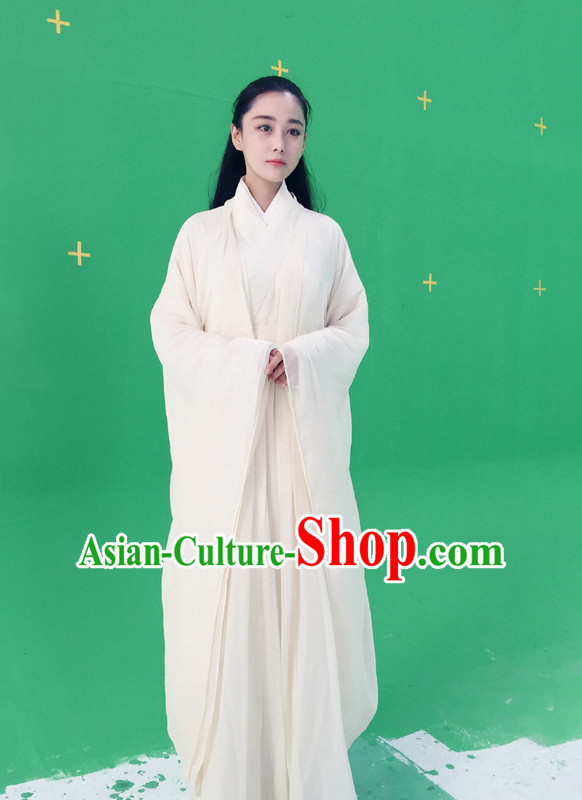 Ancient Pure White Hanfu Outfit for Girls.