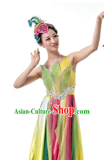 Chinese Folk Dancing Costume and Hair Accessories Complete Set for Women