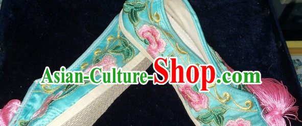 Chinese Traditional Embroidered Shoes