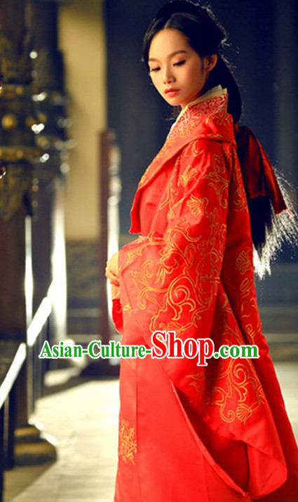 China Classic Red Wedding Dresses Complete Set for Brides