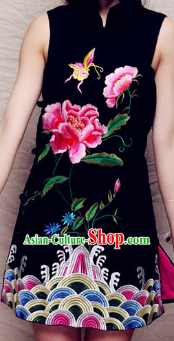 Top Chinese Mandarin Style Embroidered Flower Cheongsam _Qipao_