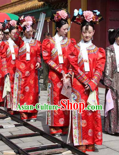 Qing Dynasty Chinese Imperial Palace Lady Style Authentic Long Robe Clothes Culture Costume Dresses Traditional National Dress Clothing and Headwear Complete Set