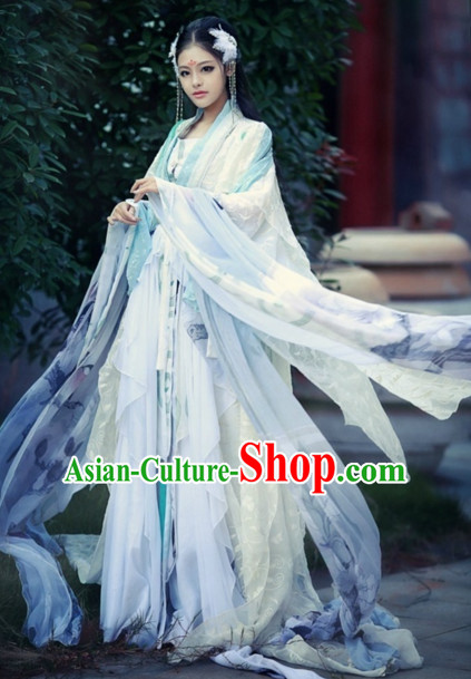 Ancient Chinese Beauty Costumes and Hair Jewelry Complete Set for Women