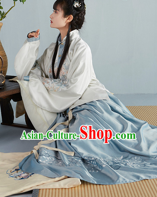 Chinese Ancient Ming Dynasty Princess Beauty Garment Costumes and Hair Jewelry Complete Set for Women