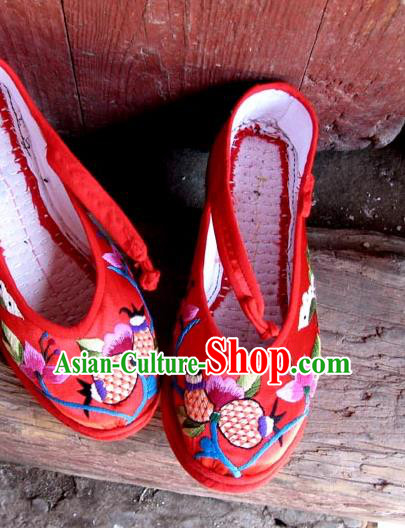 Traditional Chinese National Red Cloth Shoes Embroidered Shoes, China Handmade Shoes Hanfu Embroidery Pomegranate Shoes for Women
