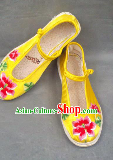 Traditional Chinese National Embroidered Shoes Handmade Yellow Satin Shoes, China Hanfu Embroidery Lotus Flowers Wedding Shoes for Women