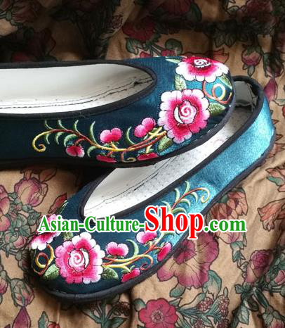 Traditional Chinese National Embroidered Shoes Handmade Green Satin Shoes, China Hanfu Embroidery Peony Flowers Wedding Shoes for Women