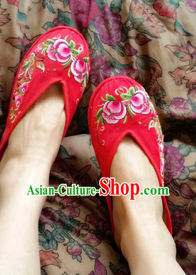 Traditional Chinese National Embroidered Shoes Handmade Red Satin Slippers, China Hanfu Embroidery Flowers Wedding Shoes for Women