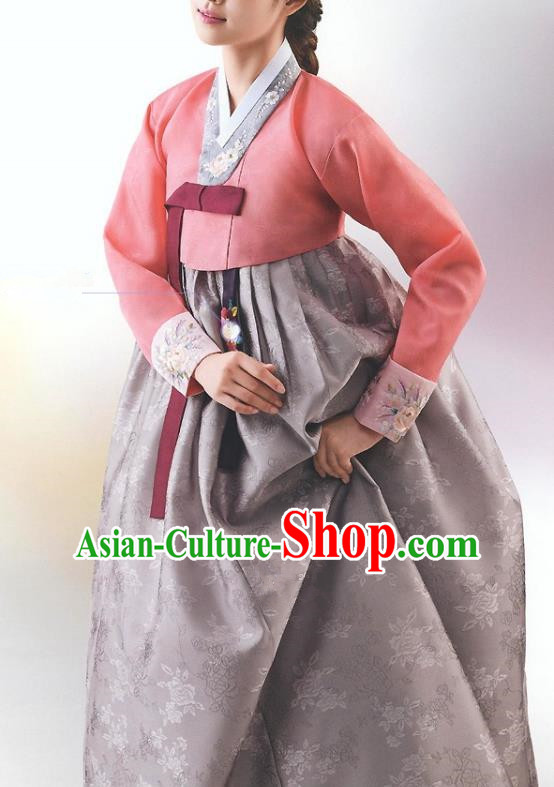 Top Grade Korean National Handmade Wedding Palace Bride Hanbok Costume Embroidered Red Blouse and Grey Dress for Women