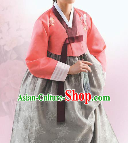 Top Grade Korean National Handmade Wedding Palace Bride Hanbok Costume Embroidered Red Blouse and Grey Dress for Women