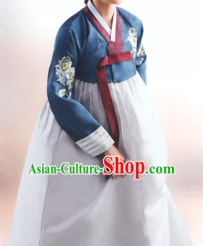 Top Grade Korean National Handmade Wedding Palace Bride Hanbok Costume Embroidered Navy Blouse and Grey Dress for Women