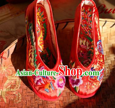 Asian Chinese Traditional Wedding Shoes Red Embroidered Shoes, China Peking Opera Embroidery Peony Shoes Hanfu Shoes for Women