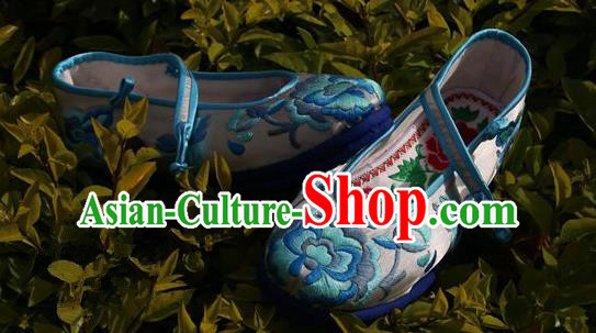 Asian Chinese Traditional Shoes Blue Bride Embroidered Shoes, China Peking Opera Handmade Embroidery Shoe Hanfu Princess Shoes for Women
