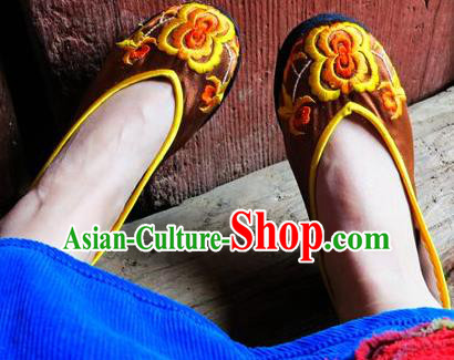 Asian Chinese Traditional Shoes Wedding Bride Brown Embroidered Shoes, China Peking Opera Handmade Embroidery Hanfu Shoes for Women