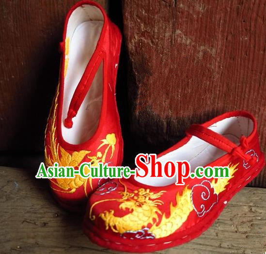 Traditional Chinese Ancient Princess Shoes Red Cloth Embroidered Shoes, China Handmade Embroidery Phoenix Peony Hanfu Shoes for Women