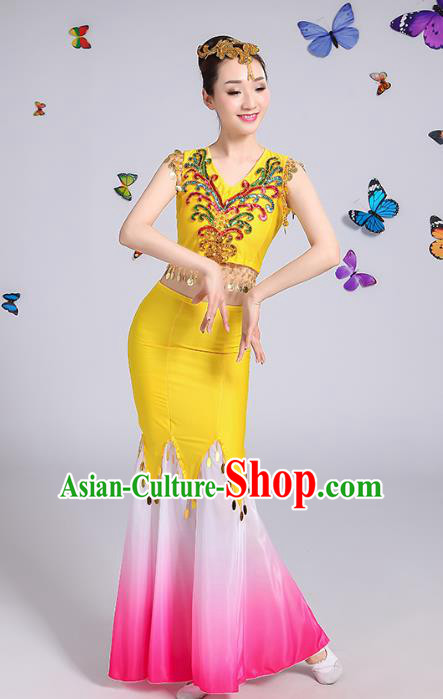 Traditional Chinese Dai Nationality Peacock Dance Costume, Folk Dance Ethnic Pavane Yellow Dress Clothing for Women