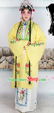 Chinese Beijing Opera Actress Costume Yellow Embroidered Cape, Traditional China Peking Opera Diva Embroidery Clothing