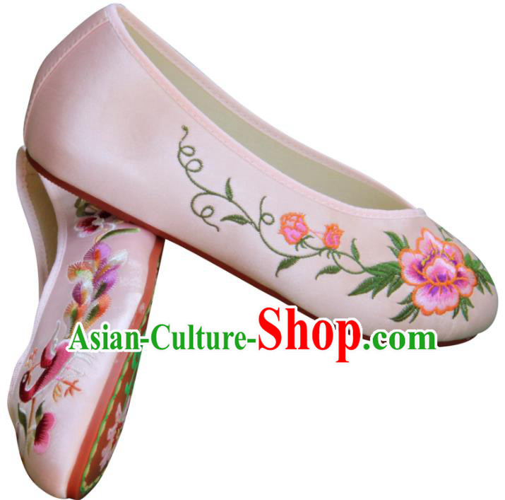 Traditional Chinese National Bride Pink Satin Embroidered Shoes, China Handmade Embroidery Peacock Peony Hanfu Cloth Shoes for Women