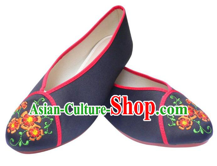 Traditional Chinese National Bride Black Embroidered Shoes, China Handmade Embroidery Flowers Hanfu Shoes for Women