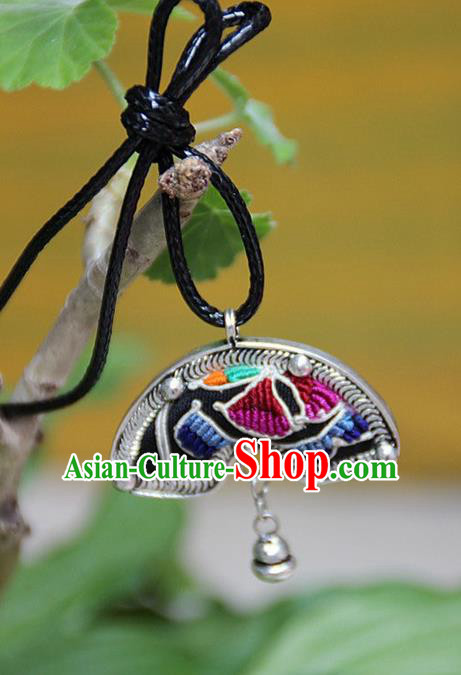 Traditional Chinese Miao Nationality Crafts, Hmong Handmade Miao Silver Embroidery Fish Pendant, Miao Ethnic Minority Necklace Accessories Bell Pendant for Women