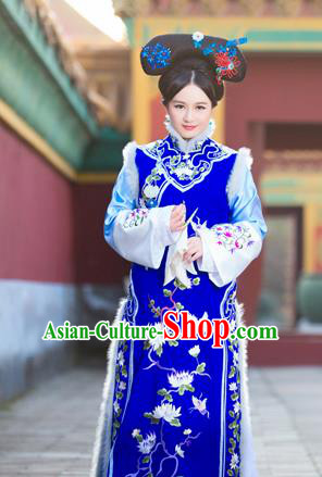 Traditional Ancient Chinese Imperial Concubine Costume, Chinese Qing Dynasty Manchu Lady Fur Dress, Cosplay Chinese Manchu Minority Princess Clothing for Women