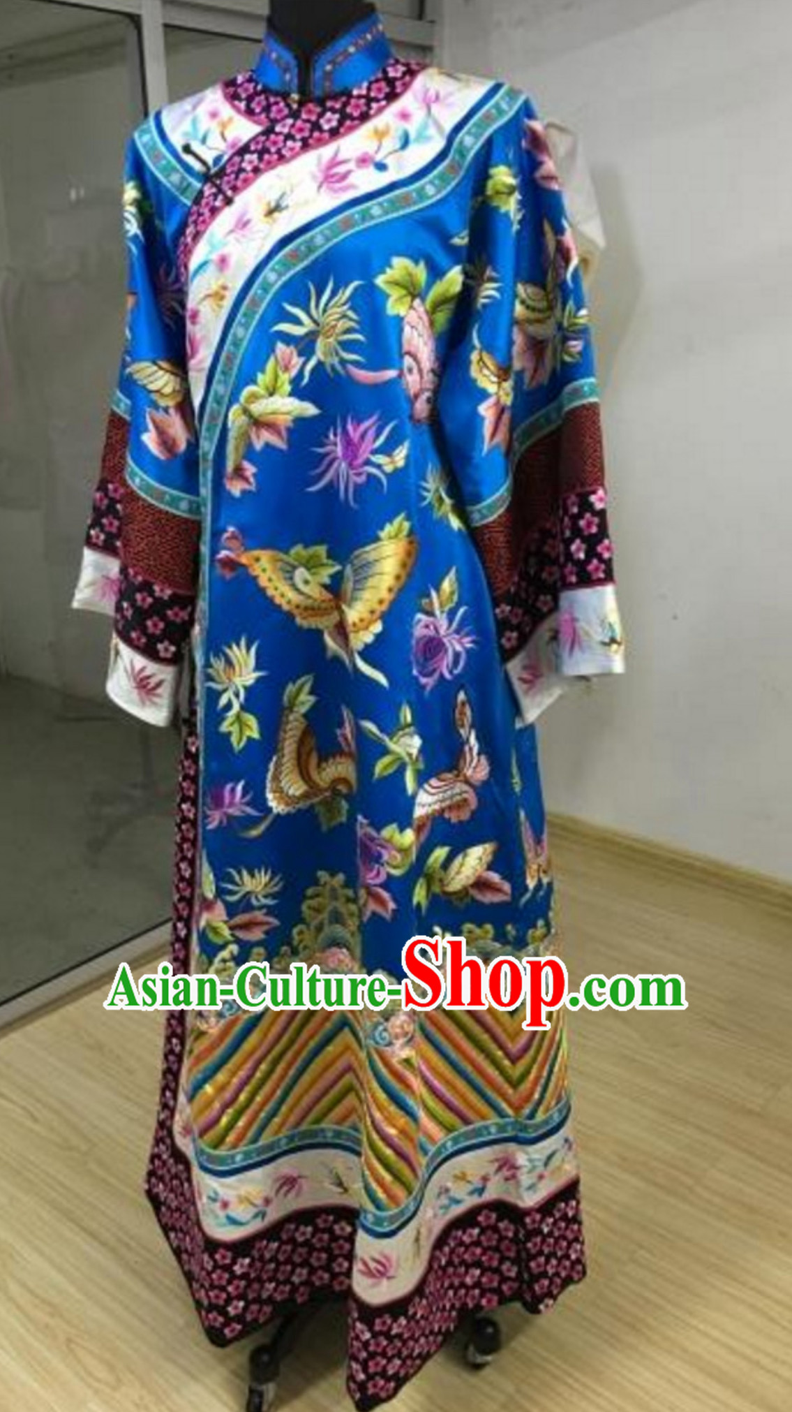 Chinese TV Drama Zhen Huan Legend Empress Embroidered Garment Clothes for Women