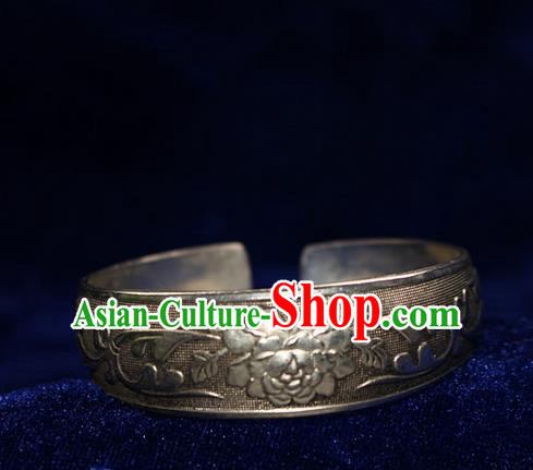 Traditional Chinese Miao Nationality Crafts Jewelry Accessory Bangle, Hmong Handmade Miao Silver Peony Flowers Bracelet, Miao Ethnic Minority Silver Bracelet Accessories for Women