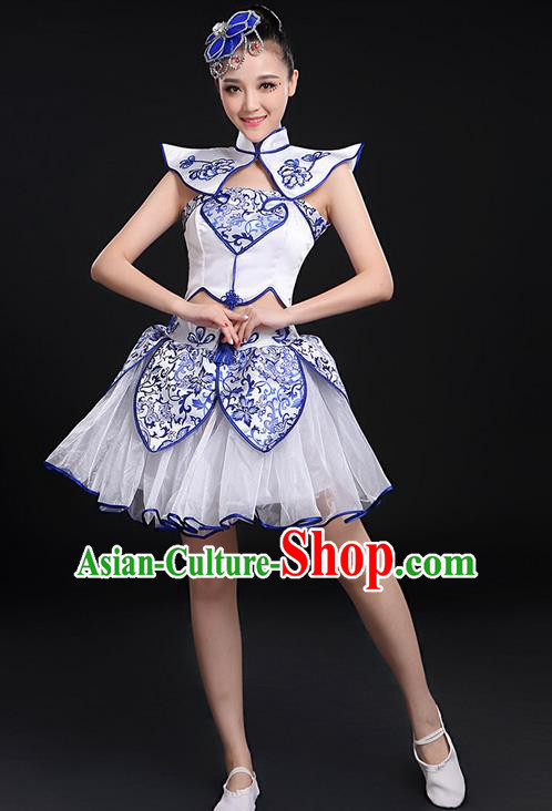 Traditional Chinese Yangge Fan Dancing Costume, Folk Dance Yangko Blue and White Porcelain Uniforms, Classic Umbrella Dance Elegant Dress Drum Dance Clothing for Women