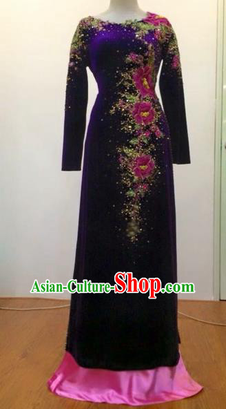 Traditional Top Grade Asian Vietnamese Costumes Classical Embroidery Full Dress, Vietnam National Ao Dai Dress Catwalks Debutante Pleuche Qipao for Women