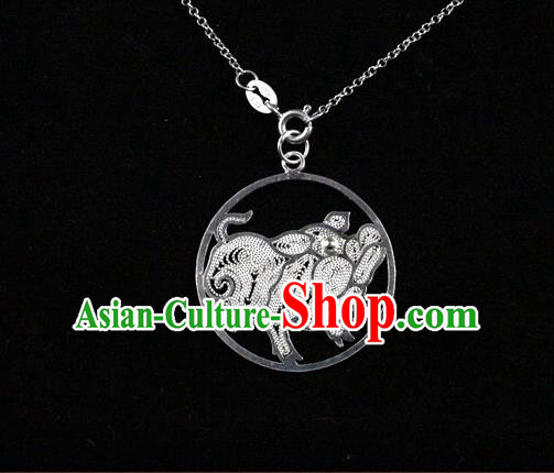 Traditional Handmade Chinese Ancient Classical Accessories Pure Sliver Chinese Zodiac Pendant Pig Lacing Pendent for Women