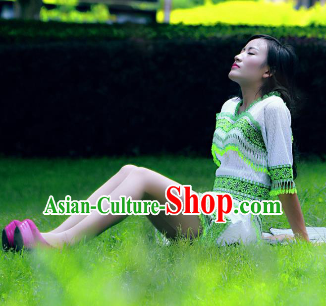 Traditional Chinese Miao Nationality Costume, Hmong Young Lady Folk Dance Ethnic Green Tassel Dress, Chinese Minority Nationality Embroidery Clothing for Women