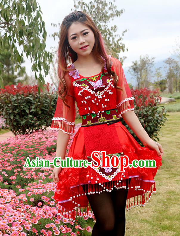 Traditional Chinese Miao Nationality Wedding Costume Embroidered Red Bells Pleated Skirt, Hmong Folk Dance Ethnic Chinese Minority Nationality Embroidery Clothing for Women