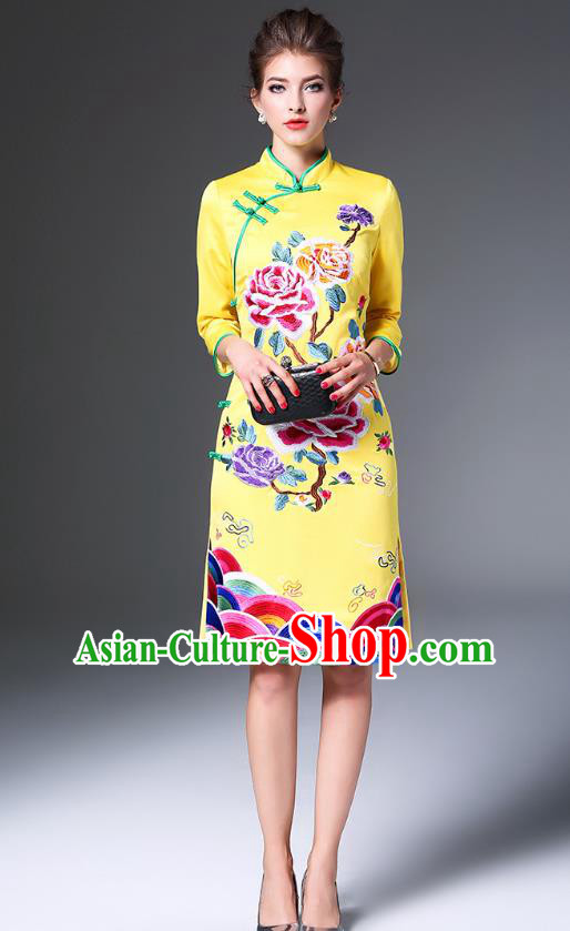 Top Grade Asian Chinese Costumes Classical Embroidery Peony Cheongsam, Traditional China National Embroidered Yellow Chirpaur Dress Qipao for Women