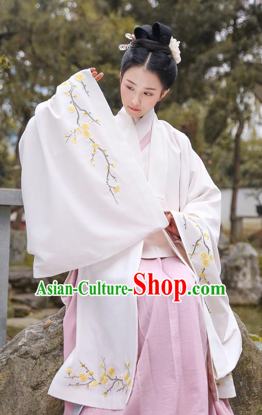Traditional Chinese Ancient Hanfu Imperial Princess Costume, Asian China Ming Dynasty Palace Lady Embroidery Plum Blossom White Cloak for Women