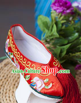 Traditional Chinese Qing Dynasty Princess Red Embroidered Shoes Saucers, China Ancient Manchu Palace Lady Blood Stained Shoes for Women