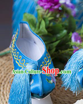 Traditional Chinese Qing Dynasty Princess Blue Embroidered Shoes Saucers, China Ancient Manchu Palace Lady Blood Stained Shoes for Women