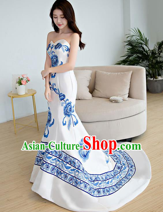 Chinese Style Wedding Catwalks Costume Wedding Bride Embroidered Full Dress Blue and White Porcelain Cheongsam for Women