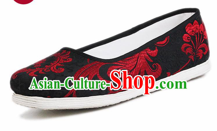 Chinese National Handmade Cloth Shoes Traditional Shoes Embroidered Black Satin Shoes for Women