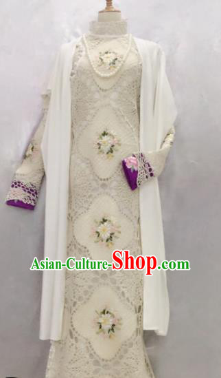 Traditional Chinese Historical Costumes Ancient Embroidered Lace Qipao Dress for Women