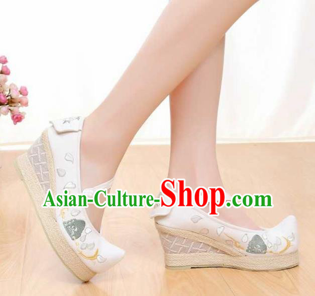 Chinese Traditional Classical Shoes Ancient Hanfu Shoes White Embroidered Shoes for Women