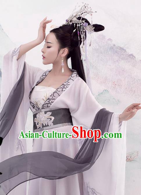 Traditional Chinese Tang Dynasty Imperial Consort Costumes Ancient Swordswoman White Dress and Headpiece for Women