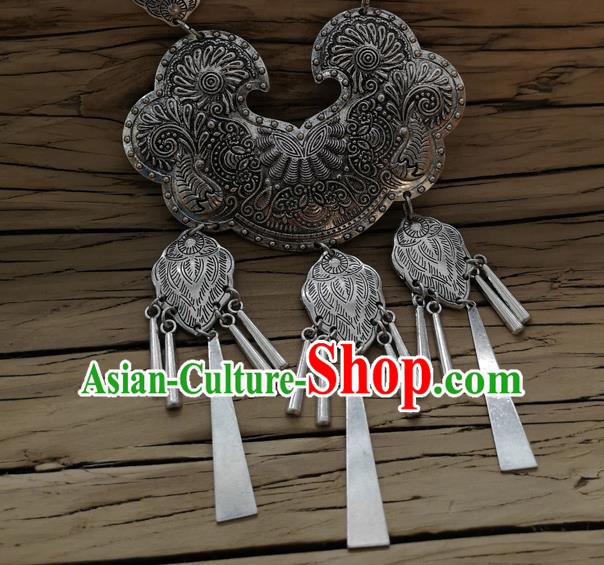 Chinese Traditional Minority Carving Phoenix Longevity Lock Necklace Ethnic Folk Dance Accessories for Women