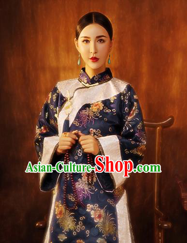 Traditional Chinese Qing Dynasty Costume Ancient Young Mistress Embroidered Xiuhe Suit for Women