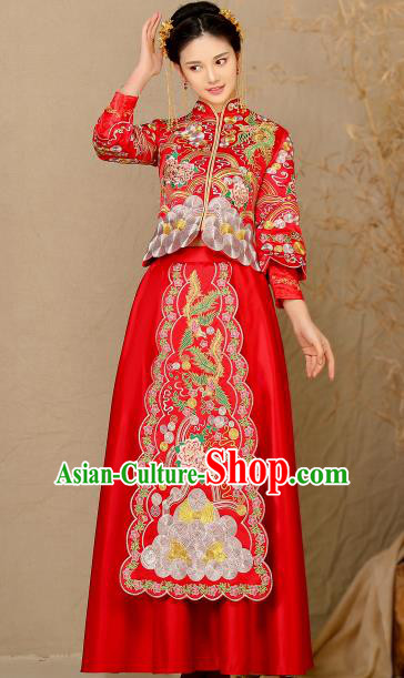 Traditional Chinese Wedding Costume Xiuhe Suit Ancient Bride Embroidered Peony Cheongsam for Women