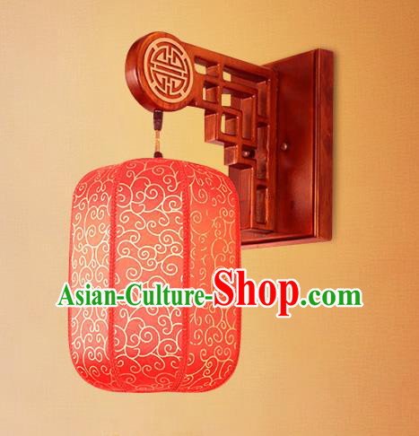 Traditional China Ancient Wood Lanterns Handmade Red Lantern Ancient Wall Lamp