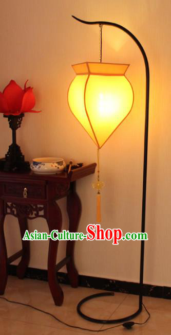 Asian China Handmade Wood Lanterns Traditional Ancient Floor Palace Lantern
