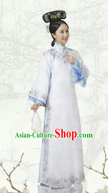 Chinese Ancient Qing Dynasty Manchu Kangxi Imperial Concubine Embroidered Historical Costume for Women