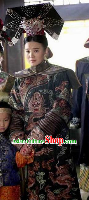 Ancient Chinese Qing Dynasty Manchu Empress Dowager Ci'an Embroidered Historical Costume for Women