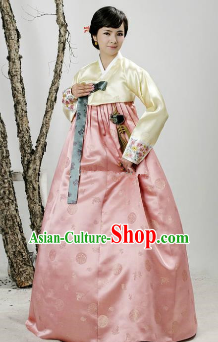 Korean Traditional Handmade Palace Hanbok Yellow Blouse and Pink Dress Fashion Apparel Bride Costumes for Women