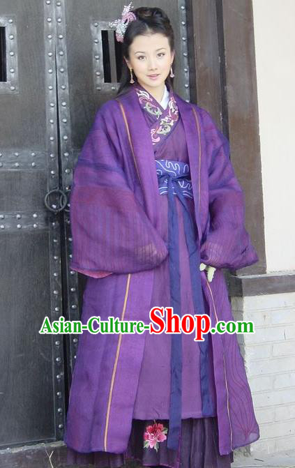 Chinese Ancient Ming Dynasty Princess Embroidered Dress Historical Costume for Women